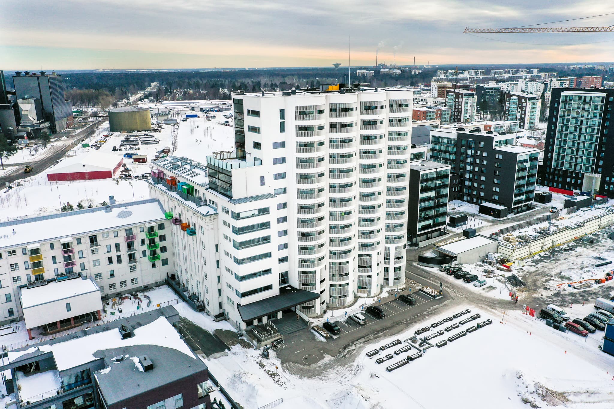 Saumatonta yhteistyötä siiloilla: As Oy Oulun Tervahovin Siilojen latausinfraprojekti
